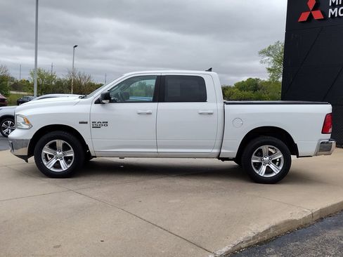 Used 2019 RAM 1500 Classic SLT w/ SLT Plus D←cor Group AWD/4WD image 16