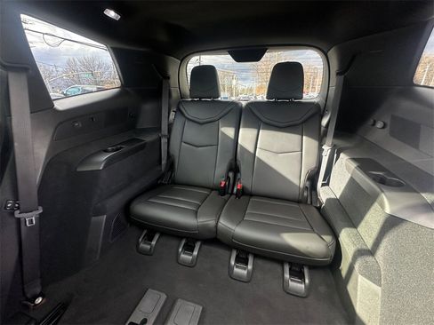Used 2023 Cadillac XT6 Premium Luxury w/ Technology Package image 28