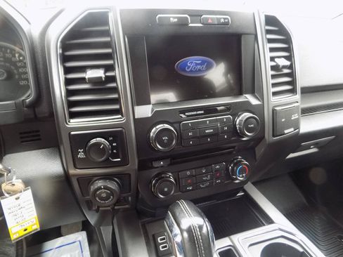 Used 2018 Ford F150 XLT w/ Equipment Group 302A Luxury AWD/4WD image 16