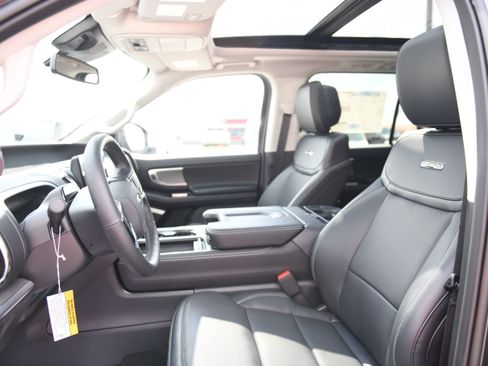 New 2027 Ford Expedition Platinum RWD image 21