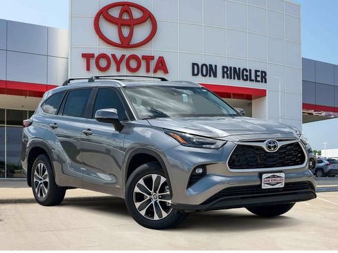 New 2026 Toyota Highlander XLE AWD/4WD image 1