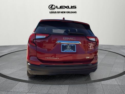 Used 2024 GMC Terrain SLE image 6