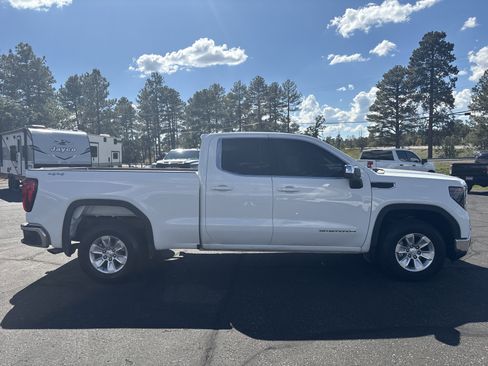 Used 2024 GMC Sierra 1500 SLE image 8