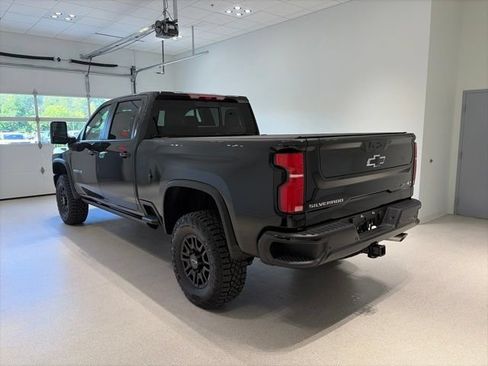 New 2026 Chevrolet Silverado 2500 ZR2 AWD/4WD image 4