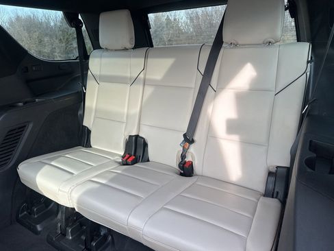 Used 2021 Cadillac Escalade Sport w/ Driver Assist Tech Package image 38