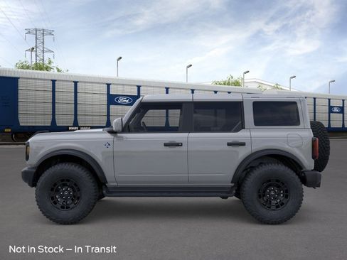 New 2026 Ford Bronco Outer Banks w/ Sasquatch Package AWD/4WD image 3