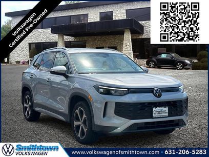 Used 2026 Volkswagen Tiguan SE w/ Panoramic Sunroof Package