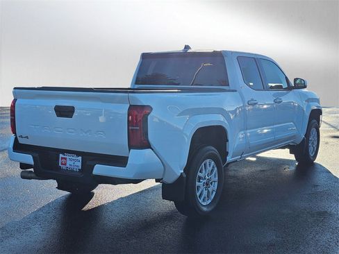 Used 2025 Toyota Tacoma SR5 image 5
