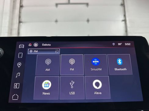 Used 2024 GMC Canyon Elevation w/ Elevation Premium Package image 30