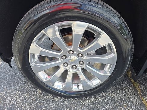 Used 2021 Chevrolet Silverado 1500 High Country w/ Technology Package image 38