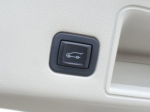 Certified 2019 GMC Terrain Denali w/ Advanced Safety Package image 8