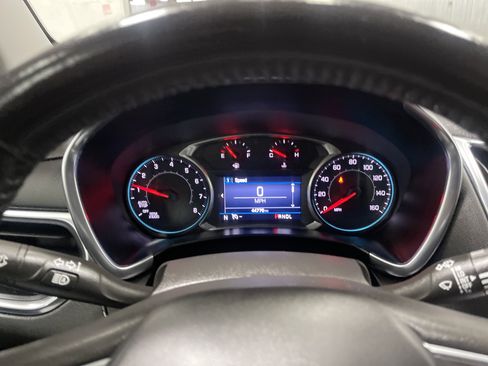 Used 2022 Chevrolet Equinox LT w/ Driver Convenience Package image 32