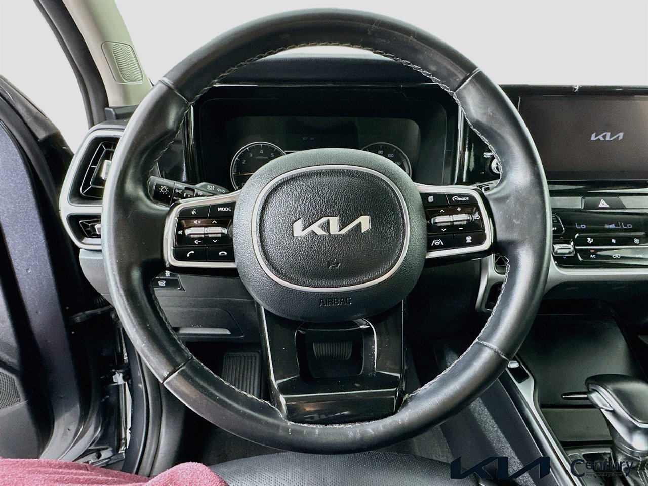 Used 2022 Kia Sorento EX w/ Panoramic Sunroof Package FWD image 11