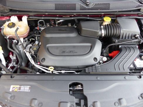 Used 2020 Chrysler Pacifica Limited FWD image 34