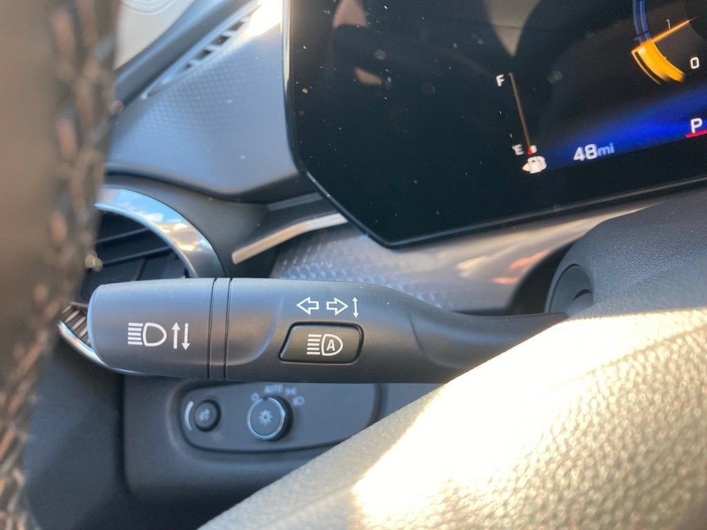 New 2026 Chevrolet Trax ACTIV w/ Sunroof Package FWD image 11