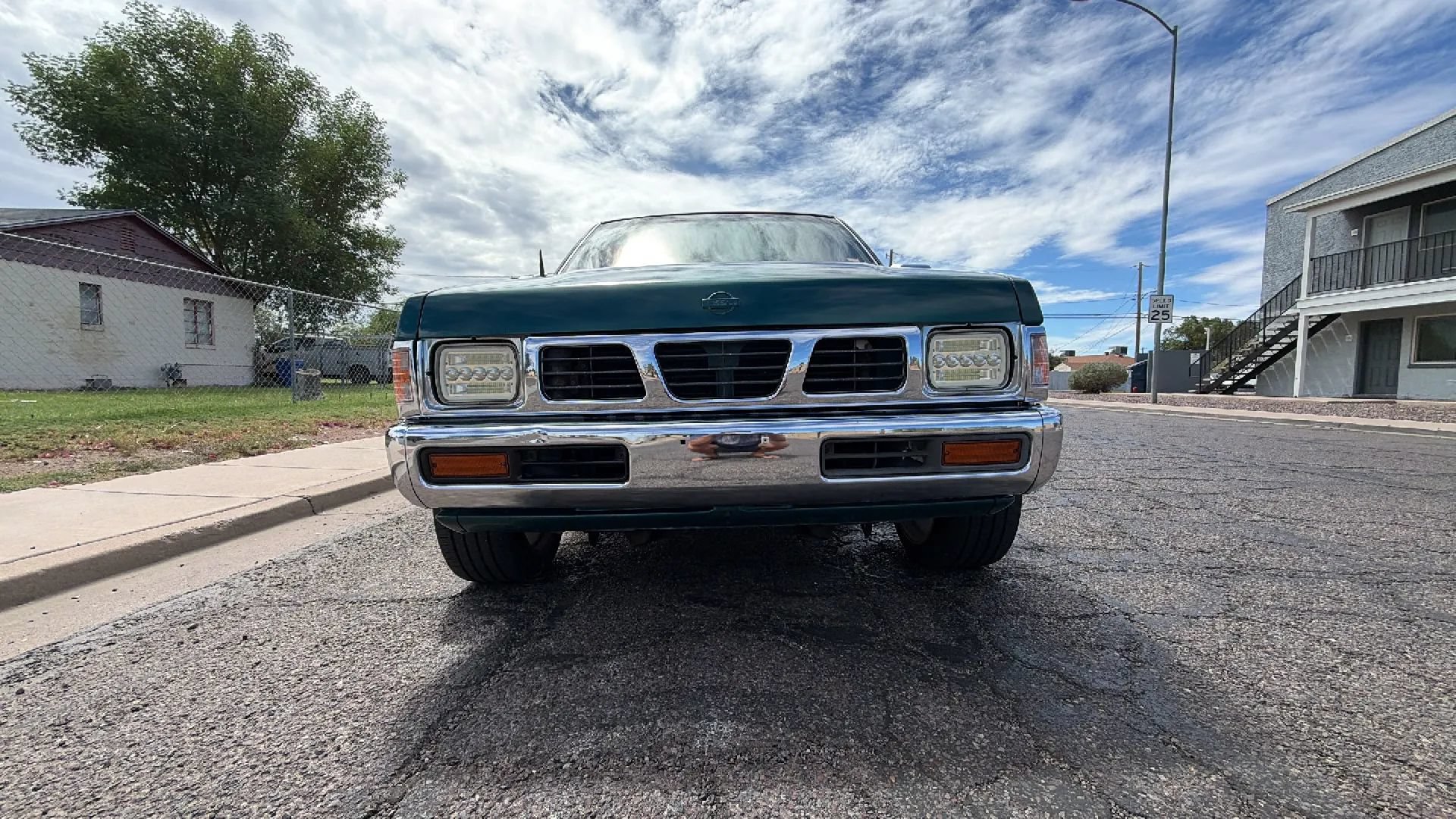 Used 1995 Nissan Pickup XE RWD image 2