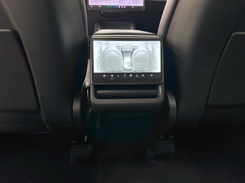 Used 2026 Tesla Model Y Long Range image 39