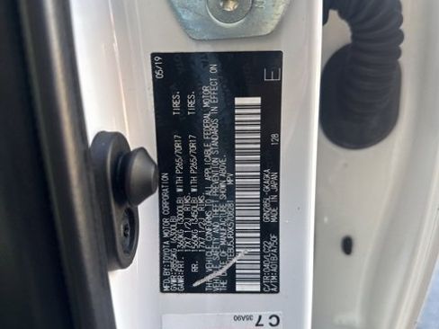 Certified 2019 Toyota 4Runner TRD Off-Road Premium image 10