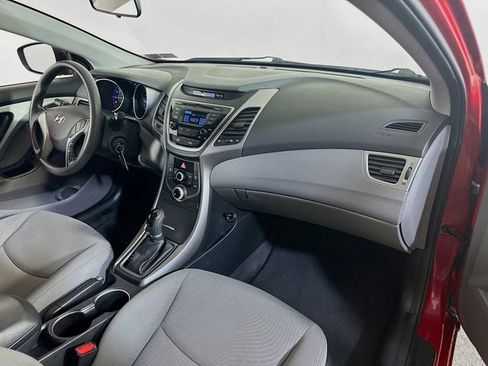 Used 2016 Hyundai Elantra SE image 11