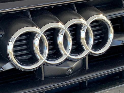 Used 2019 Audi Q5 Prestige w/ Prestige Package AWD/4WD image 31