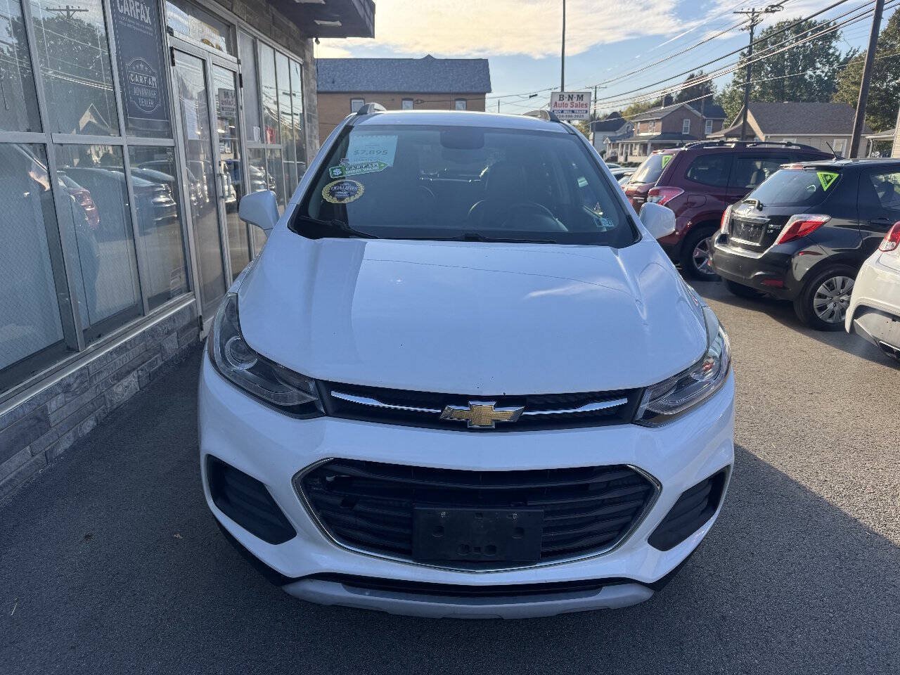 Used 2017 Chevrolet Trax LT w/ LT Convenience Package AWD/4WD image 2