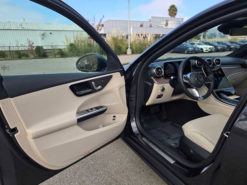 Used 2025 Mercedes-Benz C 300 Sedan image 21