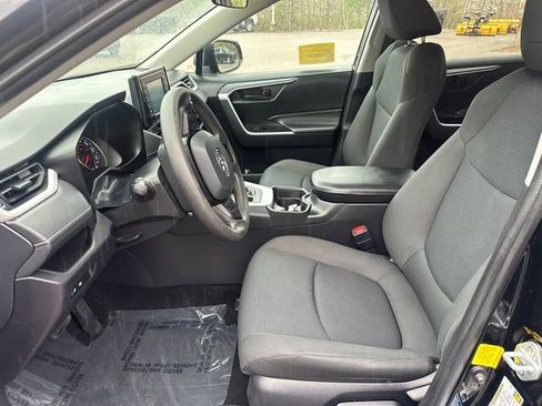 Used 2021 Toyota RAV4 LE AWD/4WD image 31