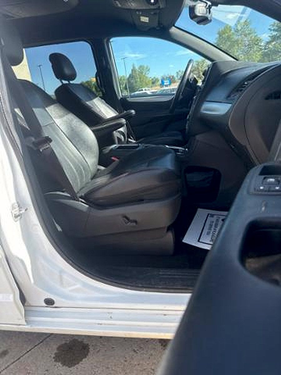 Used 2015 Dodge Grand Caravan R/T w/ Safety Sphere Group FWD image 23