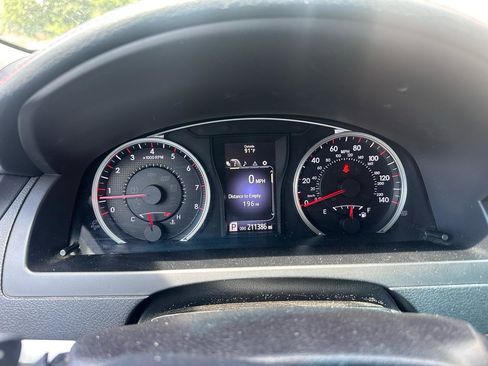 Used 2015 Toyota Camry SE FWD image 11