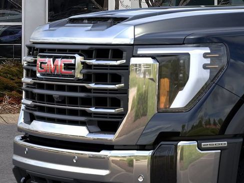 New 2026 GMC Sierra 2500 SLT w/ SLT Premium Package AWD/4WD image 13