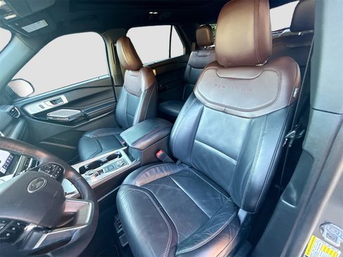 Used 2023 Ford Explorer Platinum w/ Technology Package image 21