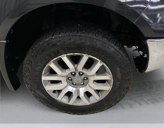 Used 2012 Nissan Frontier SL w/ Moonroof Pkg AWD/4WD image 17