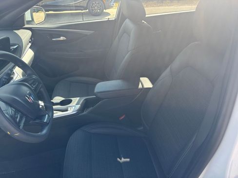 Used 2025 Buick Envista Preferred image 23