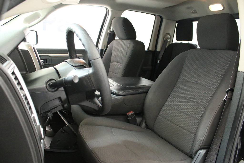Used 2019 RAM 1500 Classic SLT AWD/4WD image 21