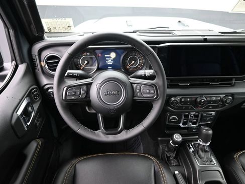 New 2025 Jeep Gladiator Sport AWD/4WD image 19