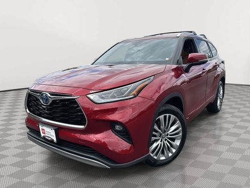 Used 2023 Toyota Highlander Platinum AWD/4WD image 1
