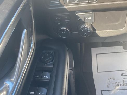 Used 2024 Chevrolet Suburban Z71 AWD/4WD image 29