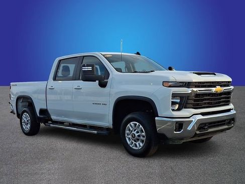 Certified 2025 Chevrolet Silverado 2500 LT w/ Convenience Package image 3