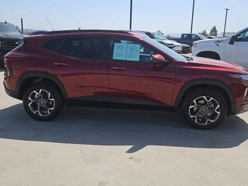 Used 2025 Chevrolet Trax LT w/ Driver Confidence Package FWD image 9