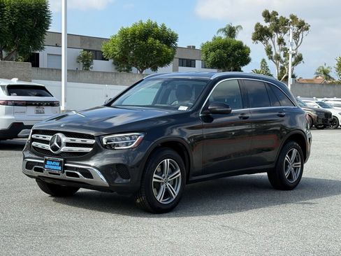 Used 2021 Mercedes-Benz GLC 300 image 4