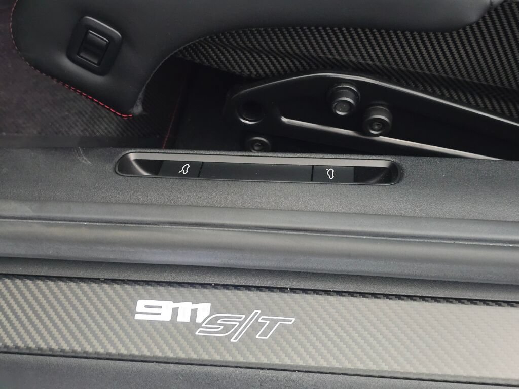 Certified 2024 Porsche 911 GT3 RS RWD image 35