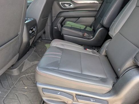 Used 2023 Chevrolet Suburban RST w/ Luxury Package RWD image 33