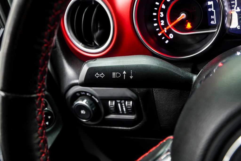 Used 2022 Jeep Wrangler Unlimited Rubicon AWD/4WD image 40