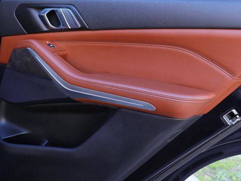 Used 2022 BMW X5 xDrive40i w/ M Sport Package image 20