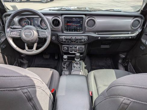 Certified 2022 Jeep Wrangler Unlimited Sport w/ Sun And Sound Package AWD/4WD image 22