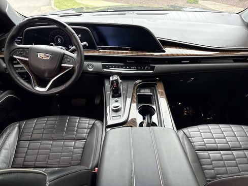 Used 2024 Cadillac Escalade ESV Sport Platinum w/ LPO, ONYX Package AWD/4WD image 28