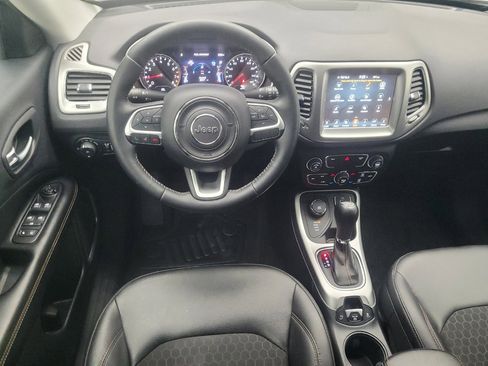 Used 2018 Jeep Compass Latitude w/ Popular Equipment Group AWD/4WD image 22