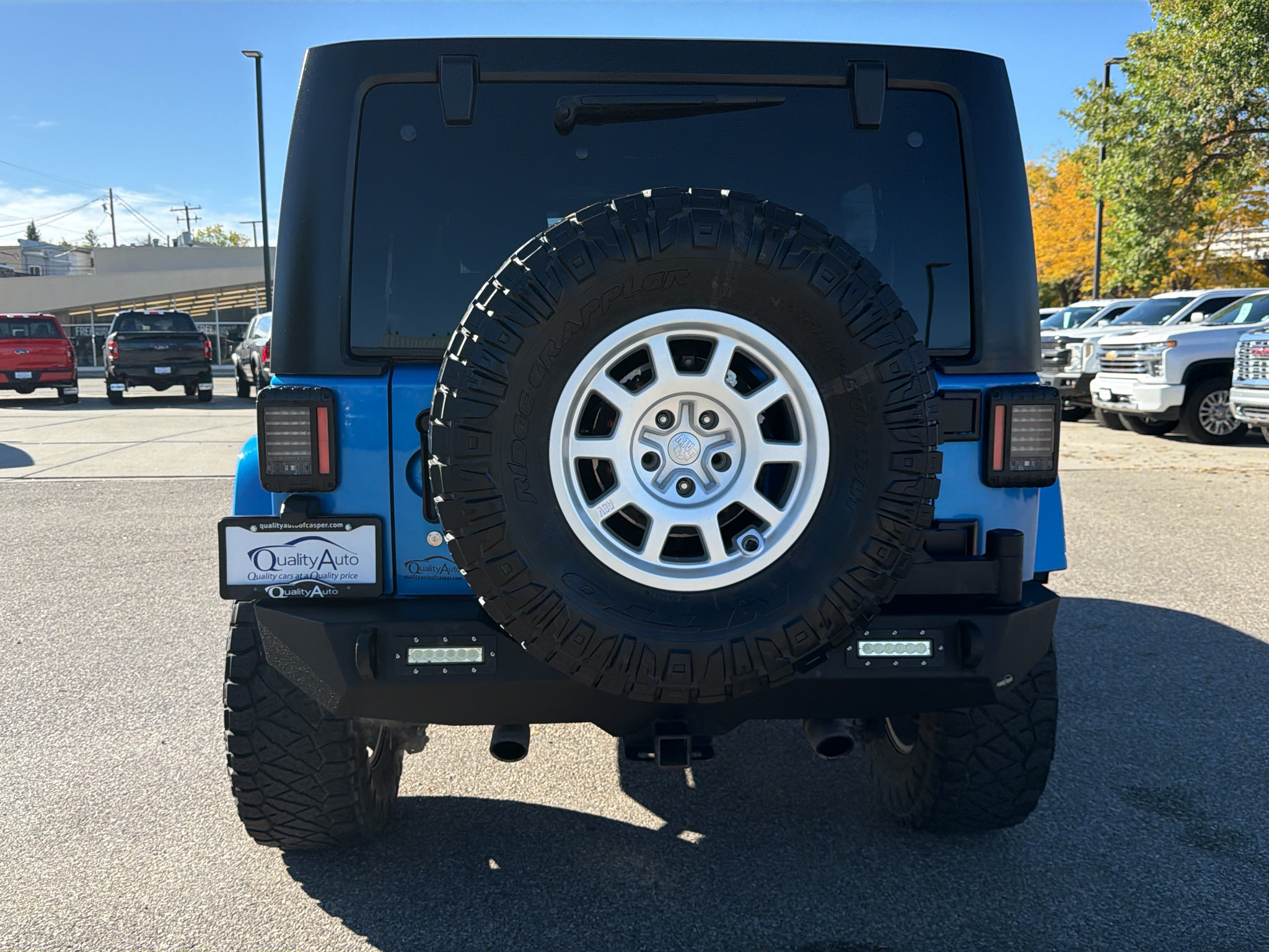 Used 2016 Jeep Wrangler Unlimited Sahara AWD/4WD image 8