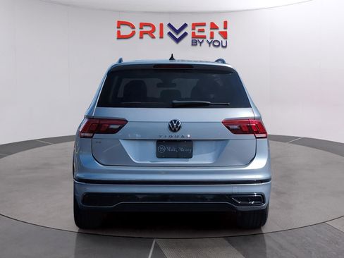 Used 2023 Volkswagen Tiguan SE R-Line image 4
