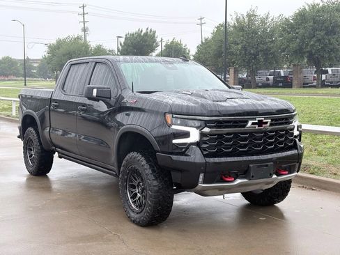 Used 2025 Chevrolet Silverado 1500 ZR2 w/ Technology Package AWD/4WD image 1